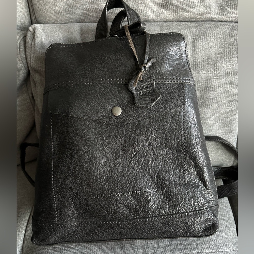 NWT💥Black genuine Leather Backpack